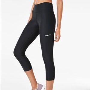 Nike High Waisted Black Sculpt Victory Tight. NWT!